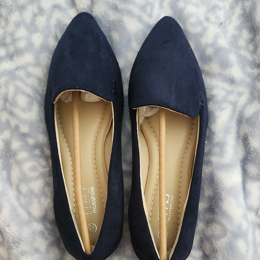 Musse & Cloud Navy Pointed Toe Flats